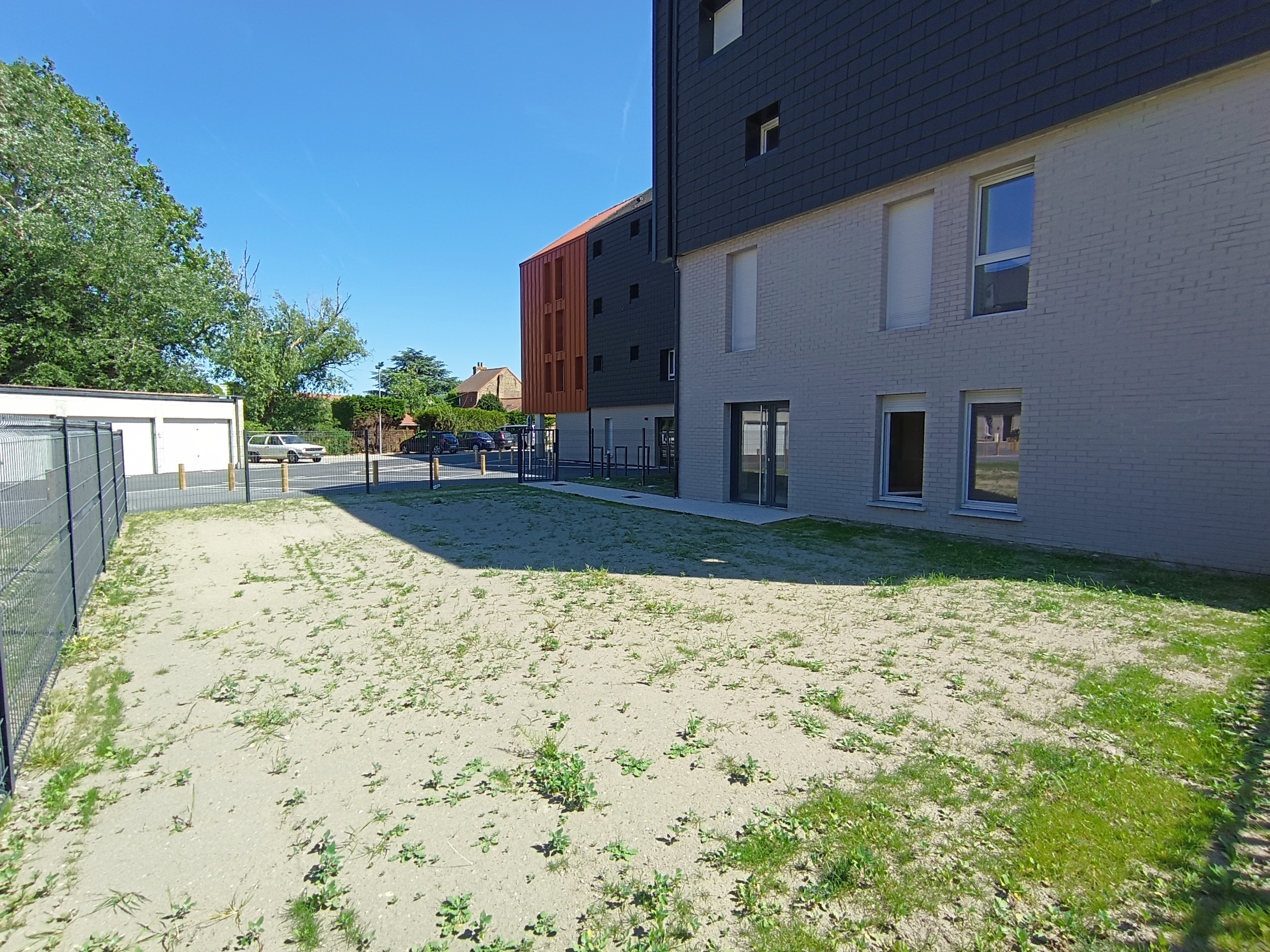local-commercial-a-louer-petite-synthe-59640-2